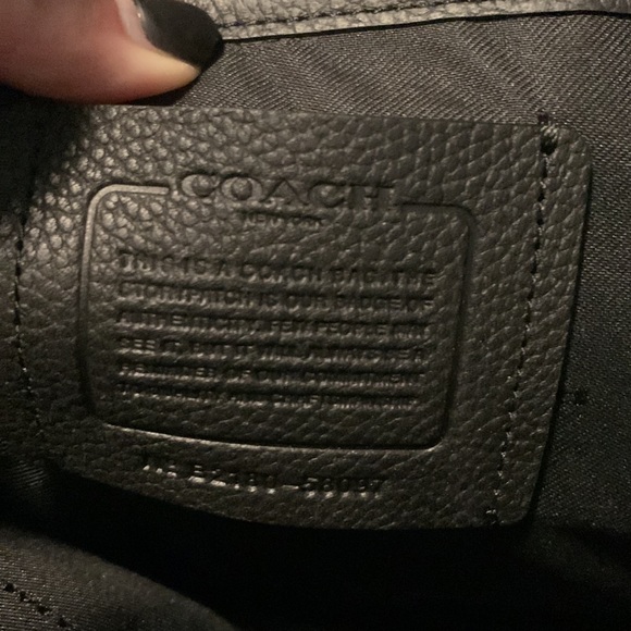 Coach black leather messenger bag with magnetic closures - Picture 7 of 7